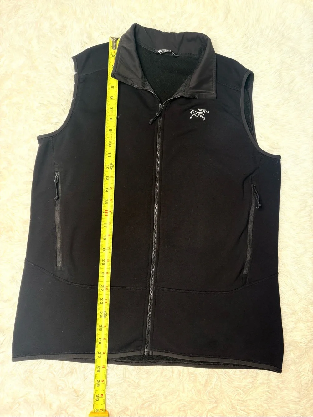 Arc'teryx Men's Kyanite Vest Size large, black color